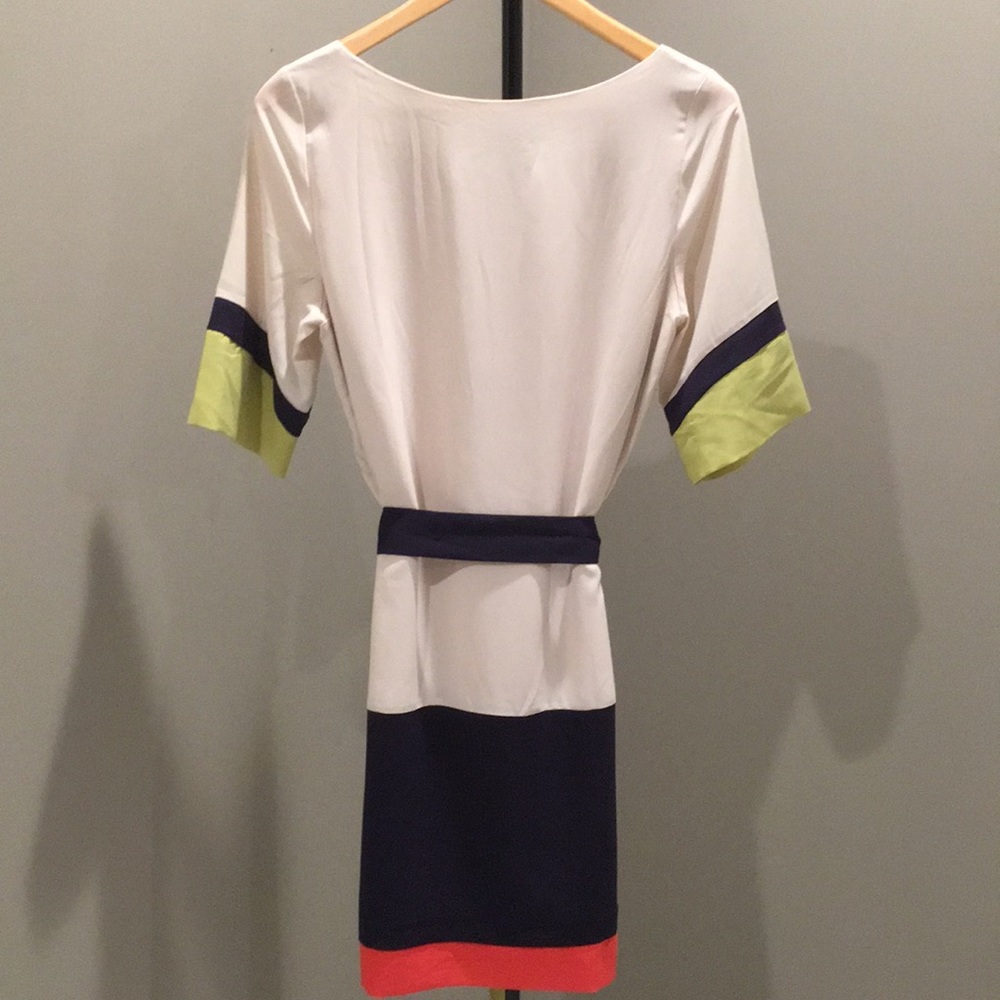 Flowy Color-block Dress - Picture 2 of 8